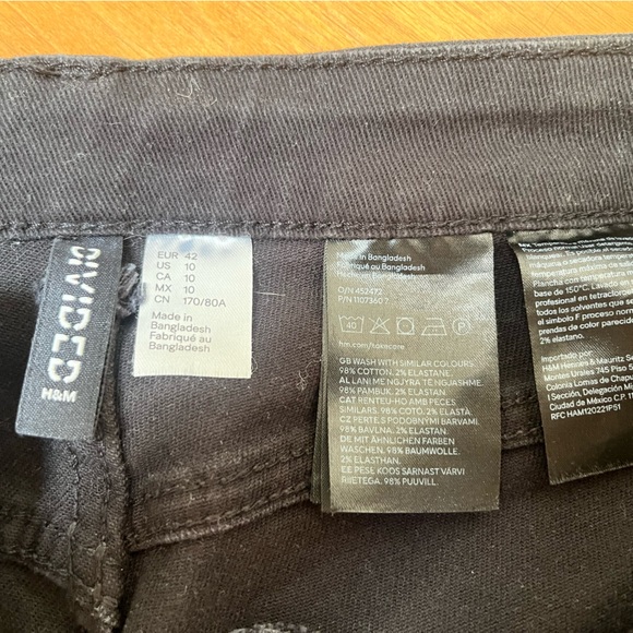 H&M black shorts - Picture 3 of 3